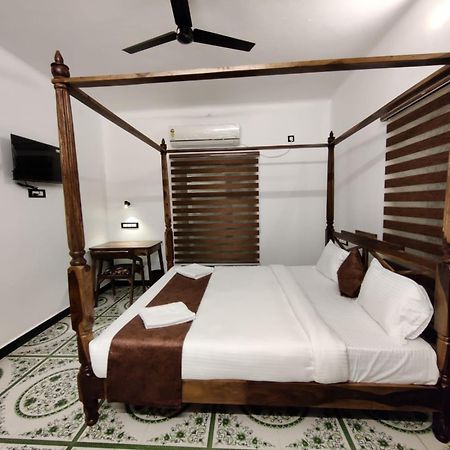 Courtyard Castle Heritage Resort Pondicherry Exterior foto