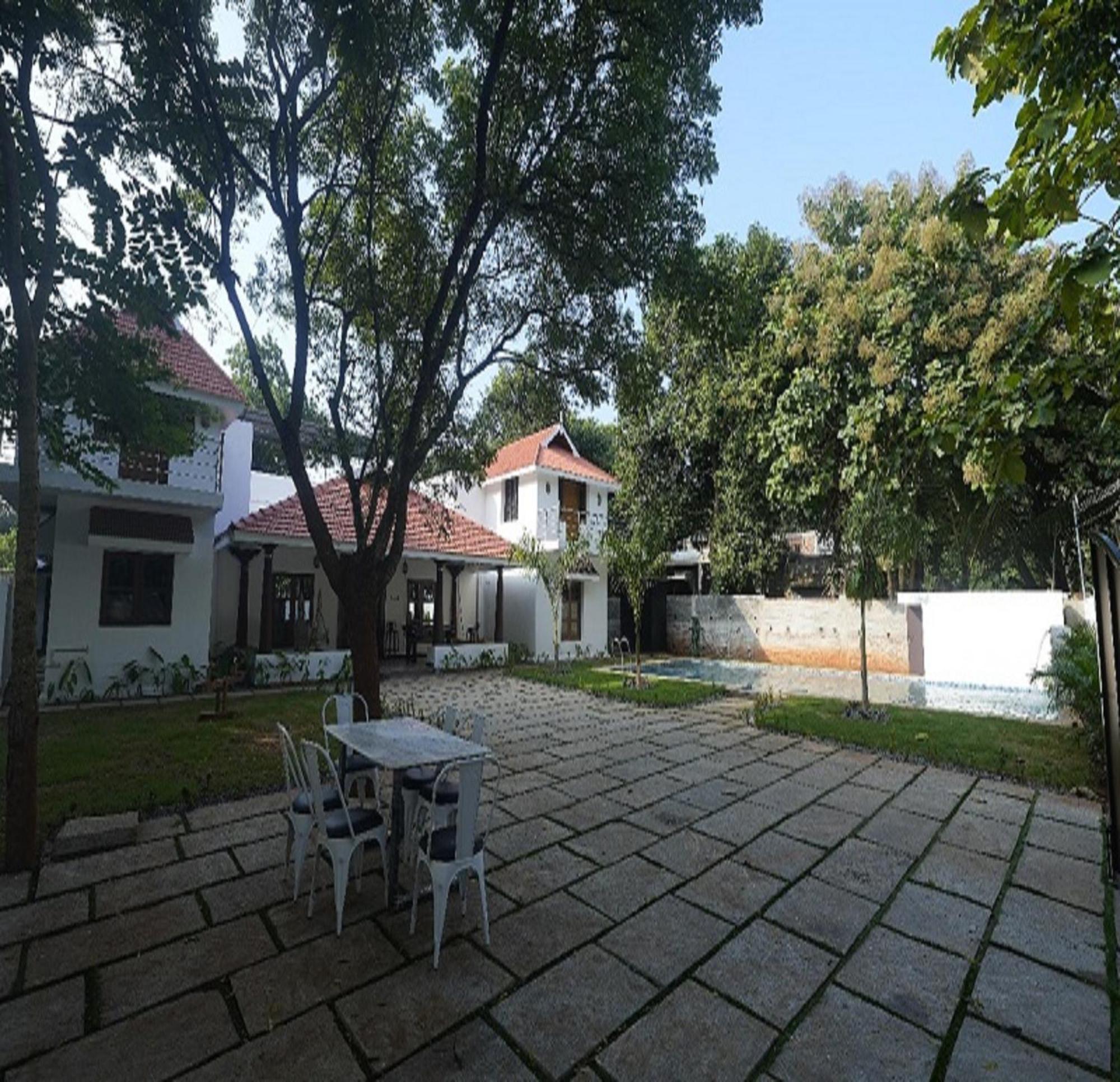 Courtyard Castle Heritage Resort Pondicherry Exterior foto
