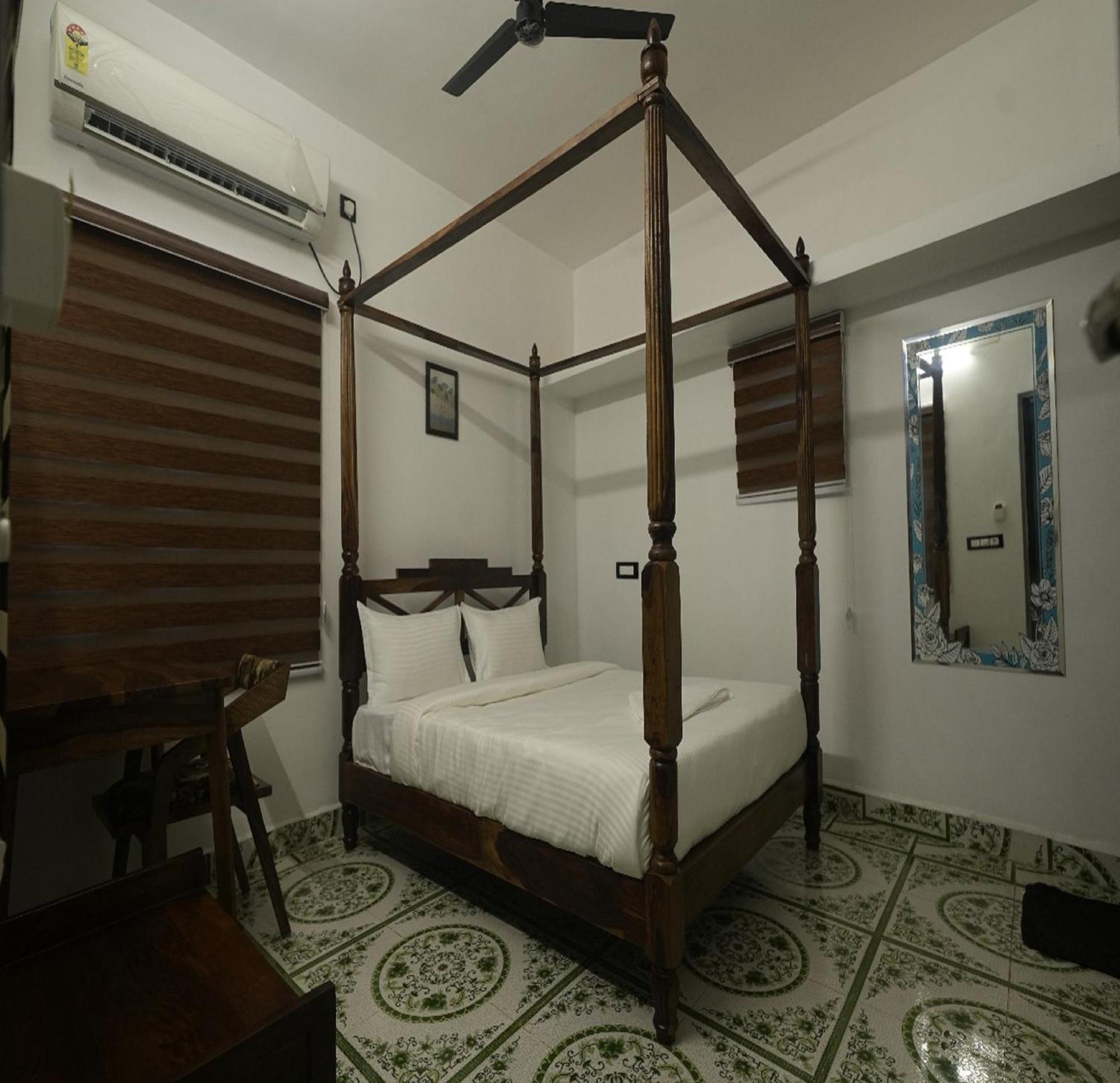 Courtyard Castle Heritage Resort Pondicherry Exterior foto